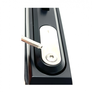 High resistance salt spray protection . Multipoint Latch (Padlockable).